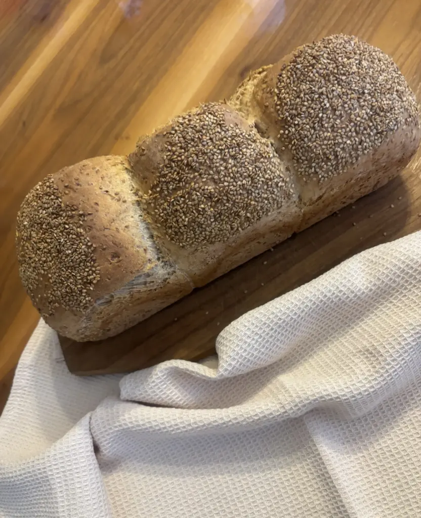 Dinkel‑Sesambrot – aromatisch, saftig, knusprig
